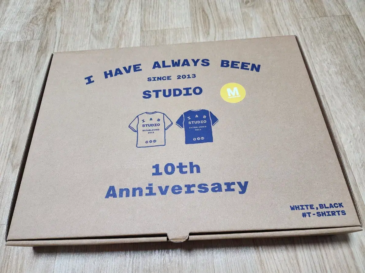 iab studio 10주년 반팔티 블랙, 화이트 M 새상품